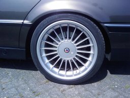 BMW E38 740i